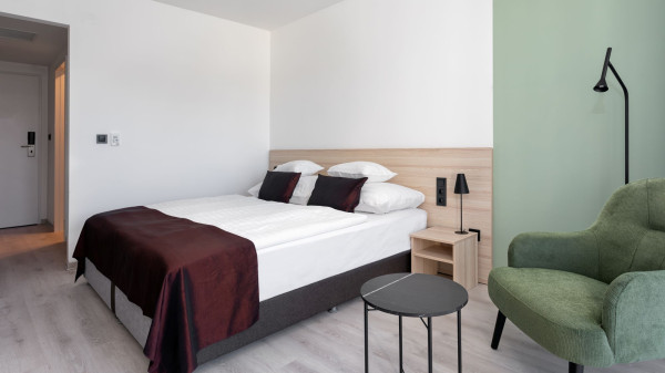 Hunguest Hotel Flóra, Standard double room with balcony