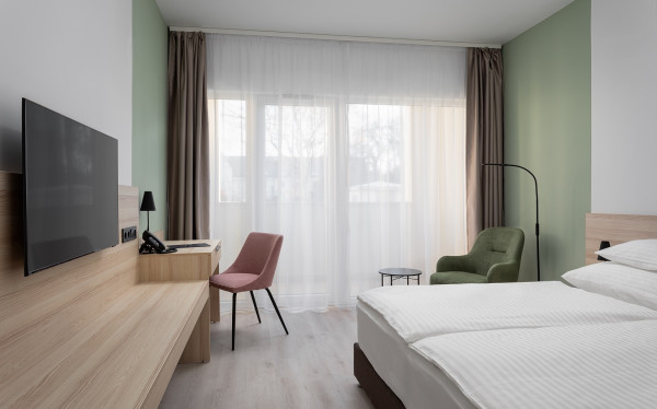 Hunguest Hotel Flóra, Pokój dwuosobowy typu standard na parterze