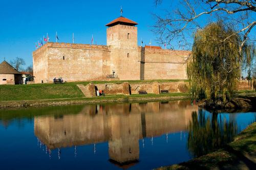 Gyula Castle and the boating pond - Hunguest Hotel Erkel - Gyula
