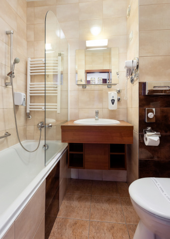 Eger wing, suite bath room - Hotel Eger & Park - Eger