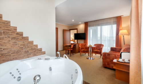 Suită Junior cu jacuzzi - Hotel Aquarell
