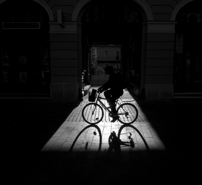NÉMETH GYÖRGY: Hajnali bicikli