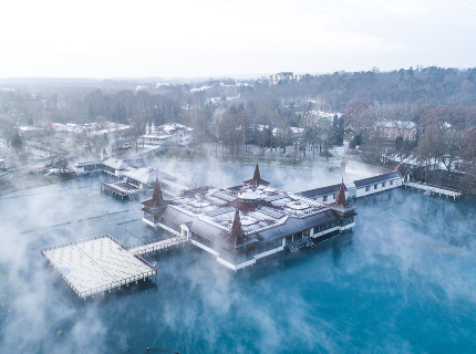 Téli feltöltődés Hévízen fürdőbelépővel
