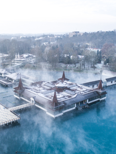 Téli feltöltődés Hévízen fürdőbelépővel