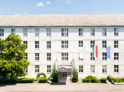 Hotel Millennium