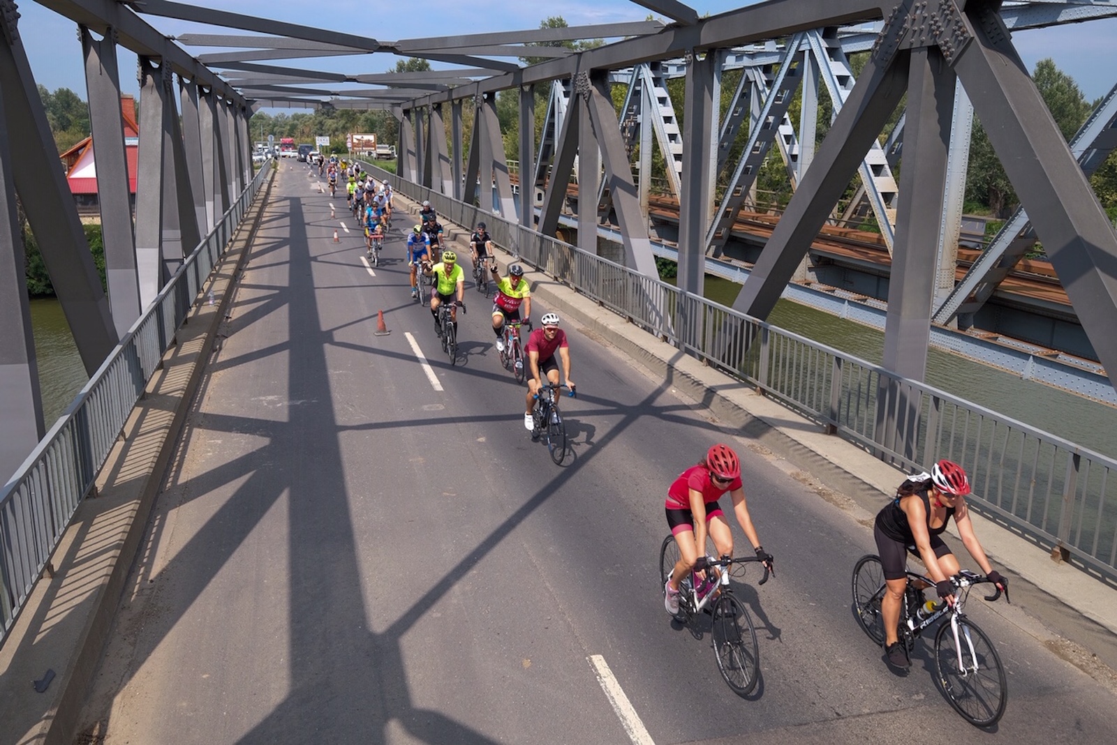 Tour de Hunguest - Poroszló és Tiszafüred között a hídon